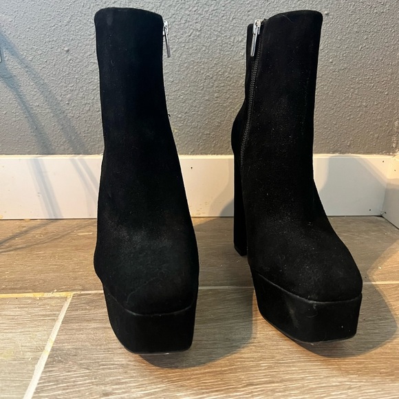 Vince Camuto Black Heeled Boots with Chunky Platform - Picture 3 of 5